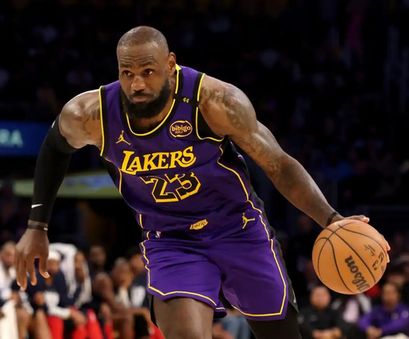 羽毛球队在比赛中受伤退赛，詹姆斯主帅表示担忧的简单介绍-九游中国站